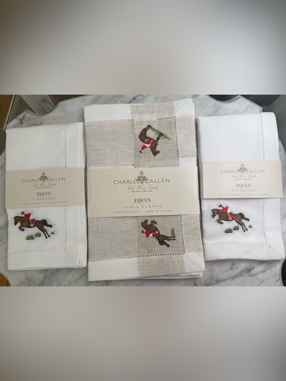 Charles Gallen Irish Textiles Table Runner & Napkin Set Equestrian Motif New!